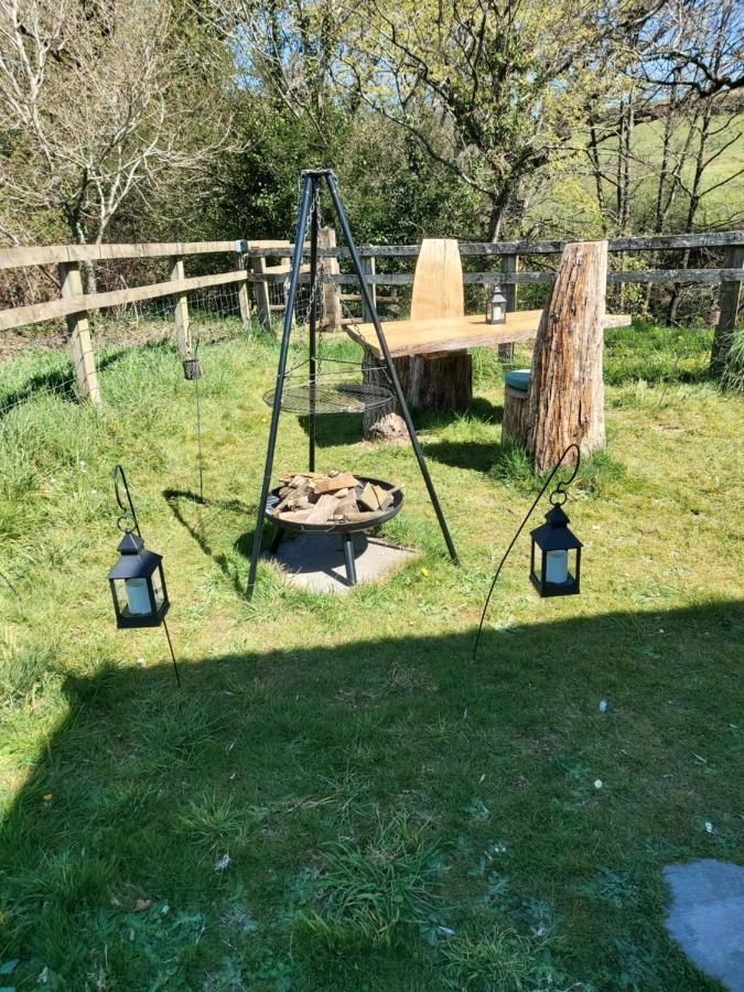 The Old Mill Shepherds Hut Okehampton Exterior foto